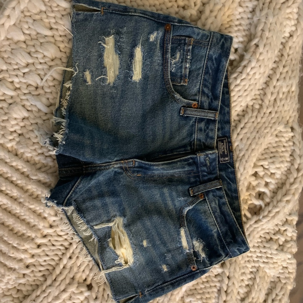 Abercrombie and Fitch low rise cut offs shorts.